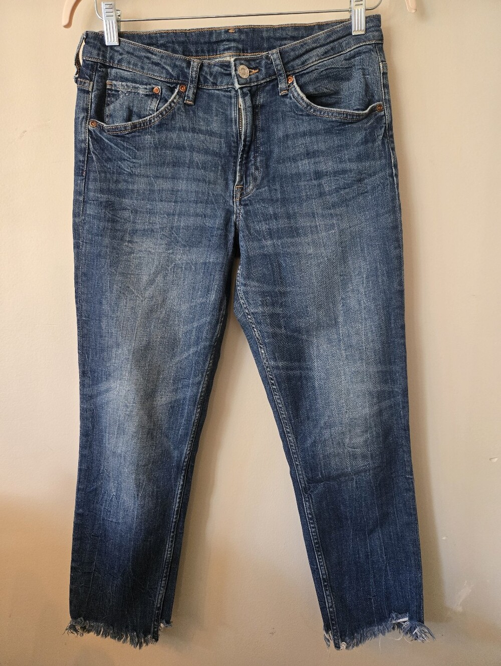 ​&Denim H&M Girlfriend Fit Medium Wash Raw Frayed Hem Jeans [Size 8P] Denim